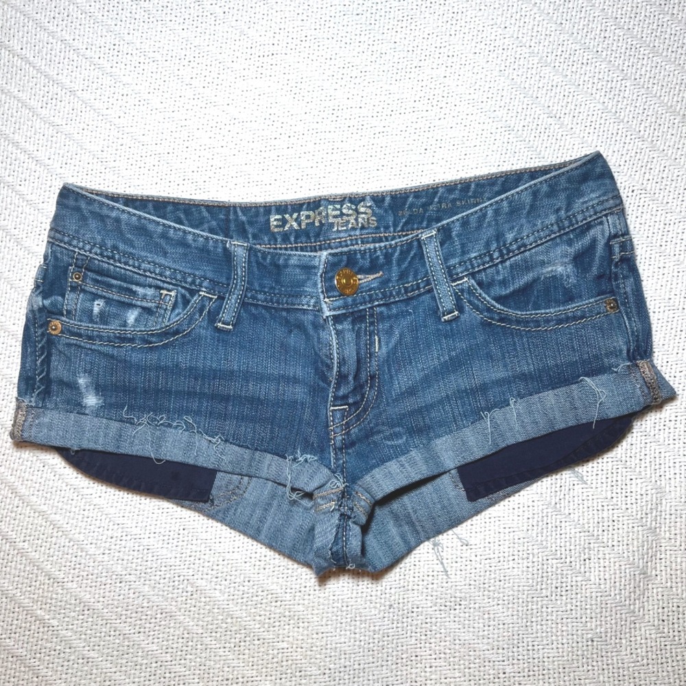 Express Y2K Low Rise Ultra Mini Denim Shorts Medium Wash Jeans Size 4